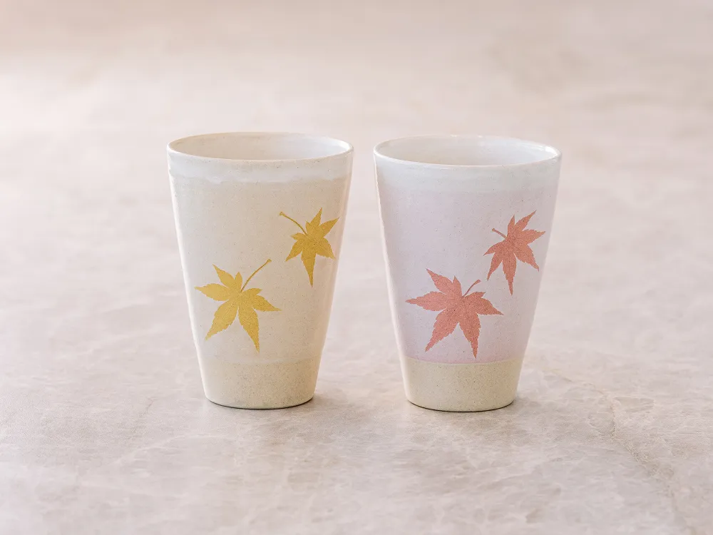 image de tasses faites à la main